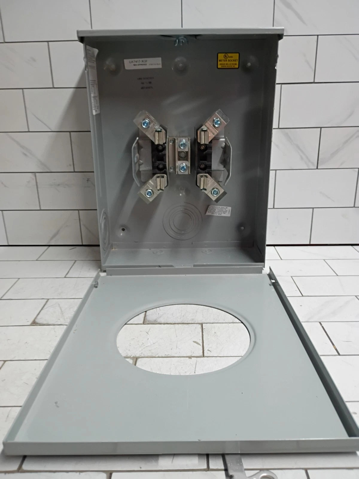 Siemens UAT417-XGF 200 Amp 4 Jaw No Bypass Ringless Meter Socket with Latch OB