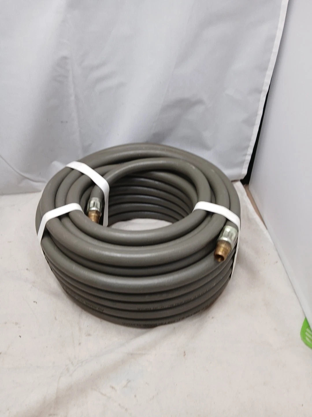 50 Ft Air Hose W.P.200 PSI B.p. 800 PSI Made In India OB