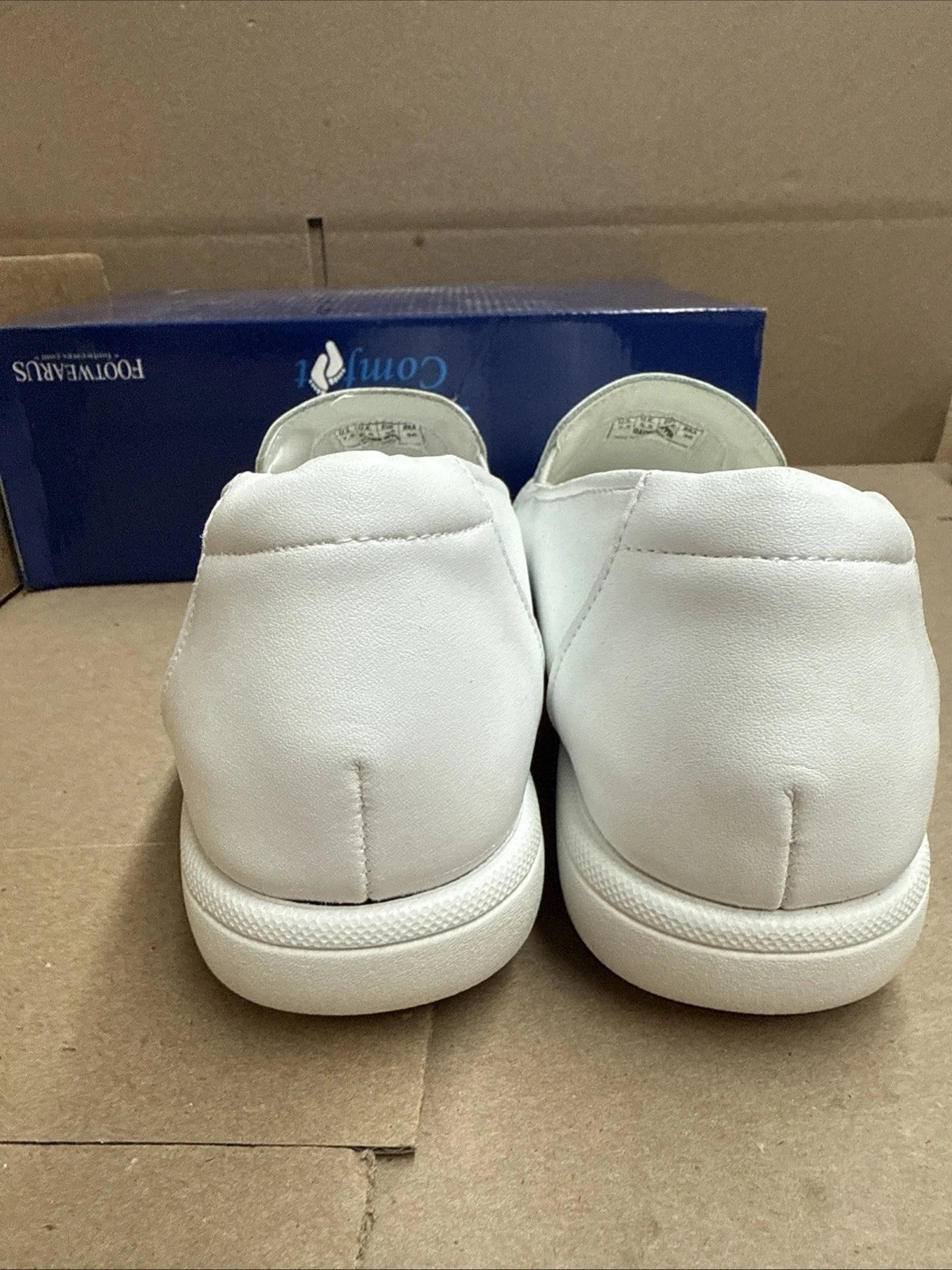 24 HOUR COMFORT Lila Women's 7.5 Wide Width Leather Slip-On Loafers Nurse