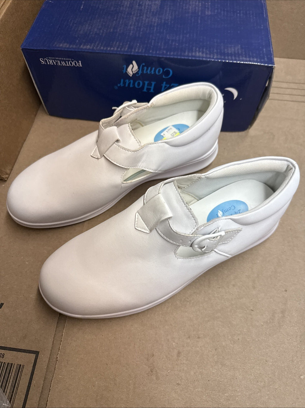 24 HOUR COMFORT Willa Women's Wide Width Leather Shoes size 8.5 nurse