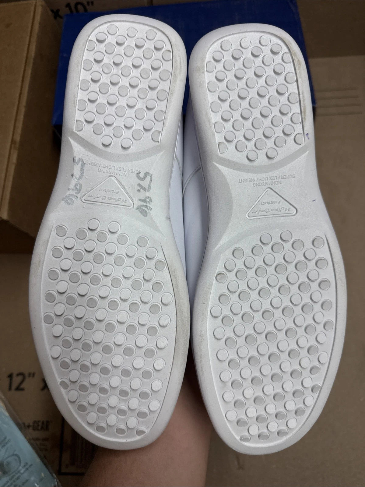 24 HOUR COMFORT Willa Women's Wide Width Leather Shoes size 8.5 nurse