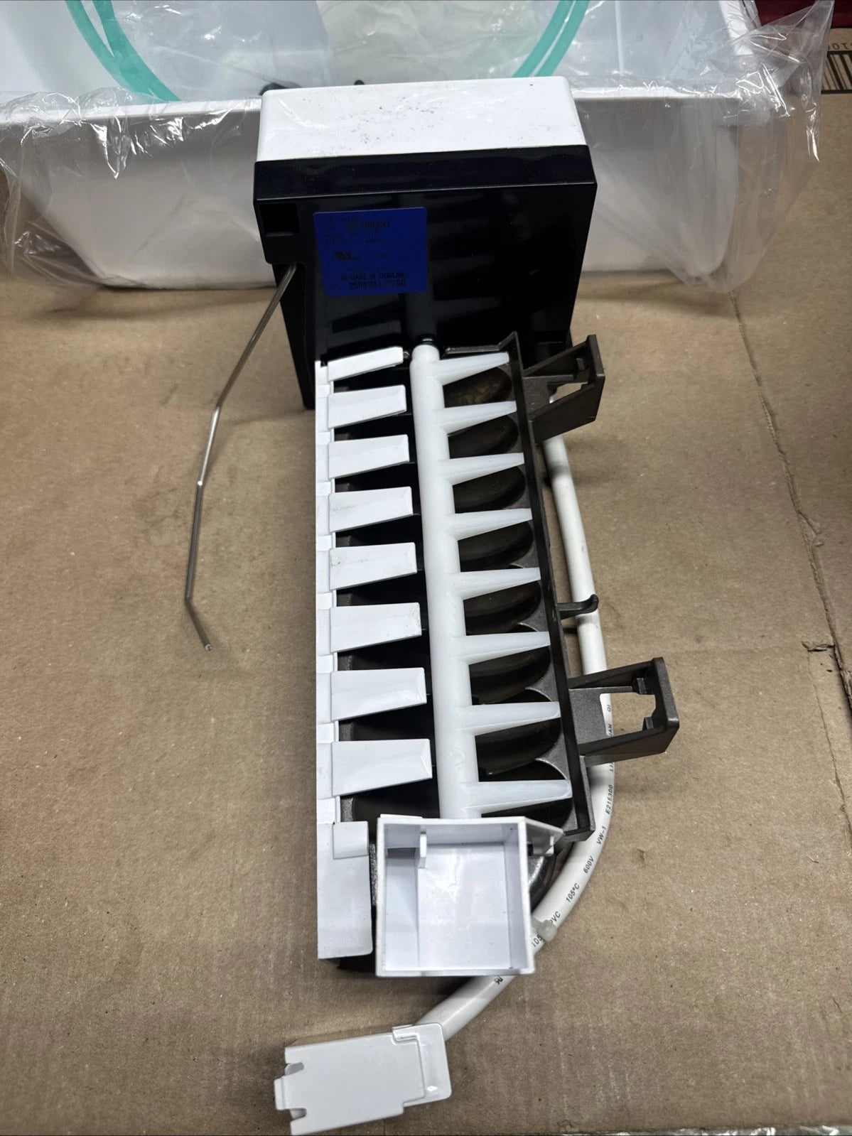 Genuine OEM Frigidaire IM116000 Refrigerator Ice Maker Kit