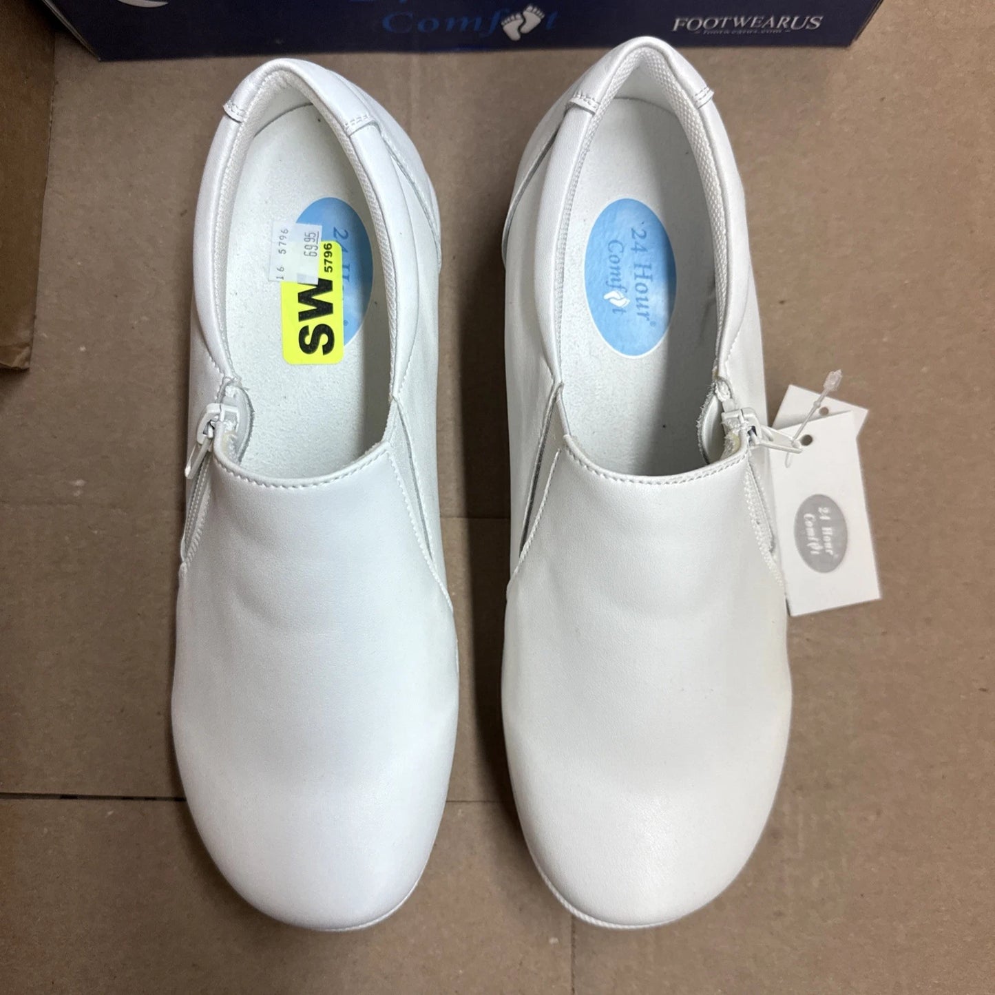 24 HOUR COMFORT Ester Women's 6.5 Wide Width Slip-On Leather Loafers Nurse
