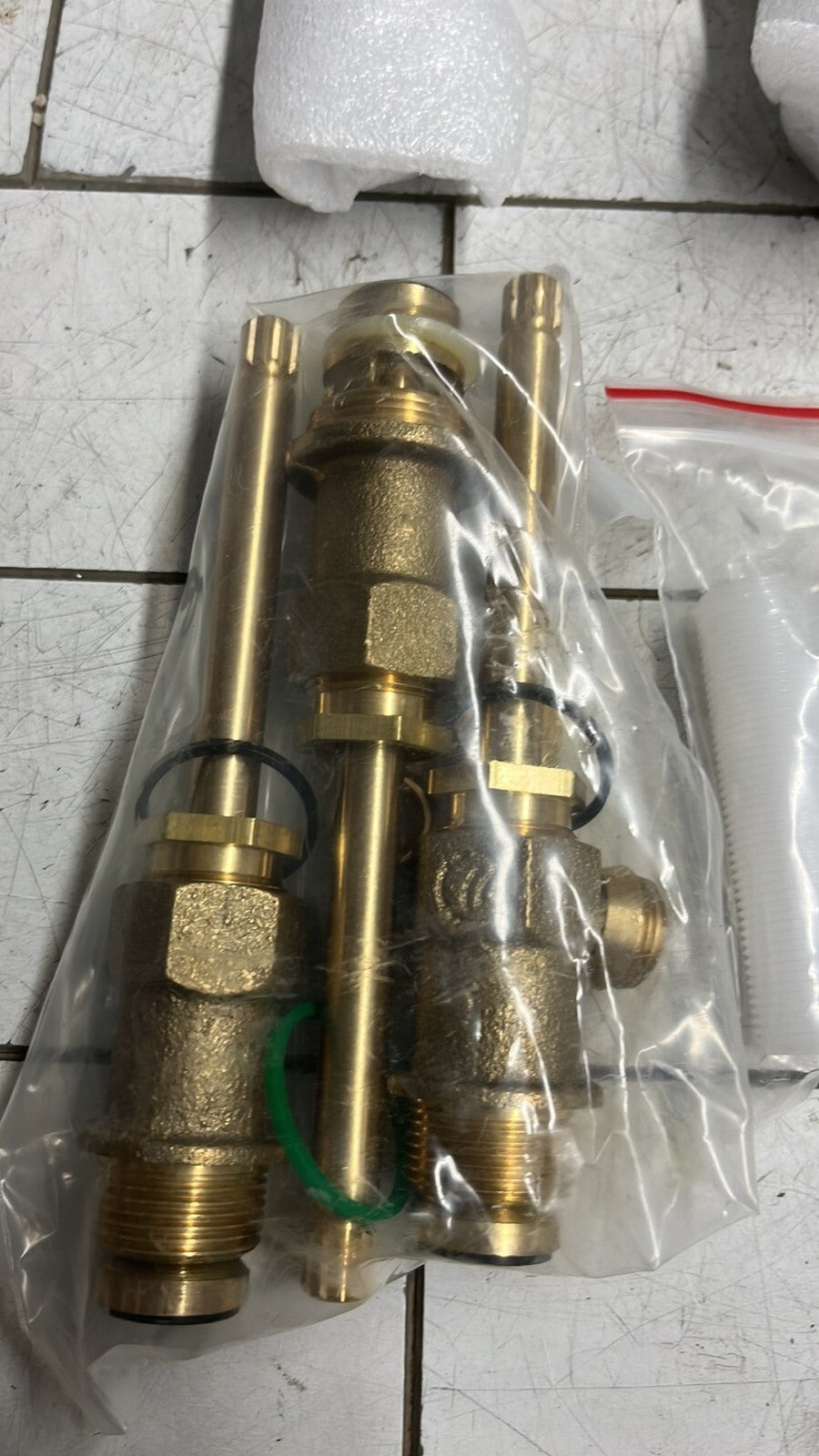 Danco 39695 Tub/Shower Remodeling Kit for Pfister -OB Complete Set.