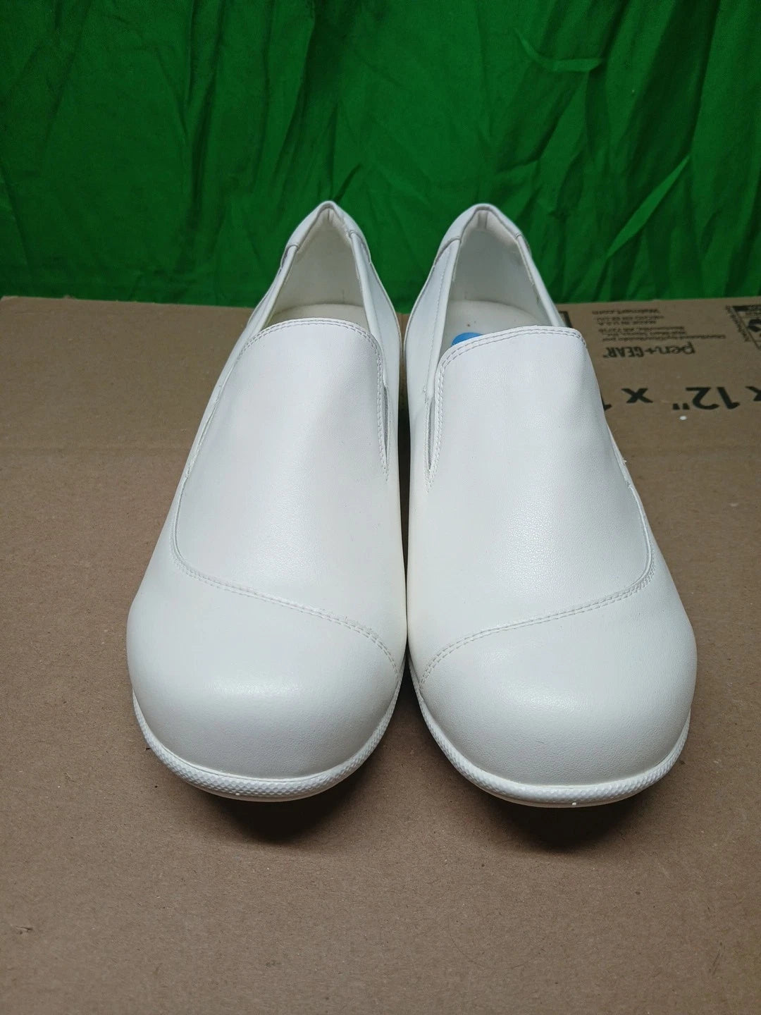 24 HOUR COMFORT Lila Women's 9.5 Wide Width Leather Slip-On Loafers Nurse
