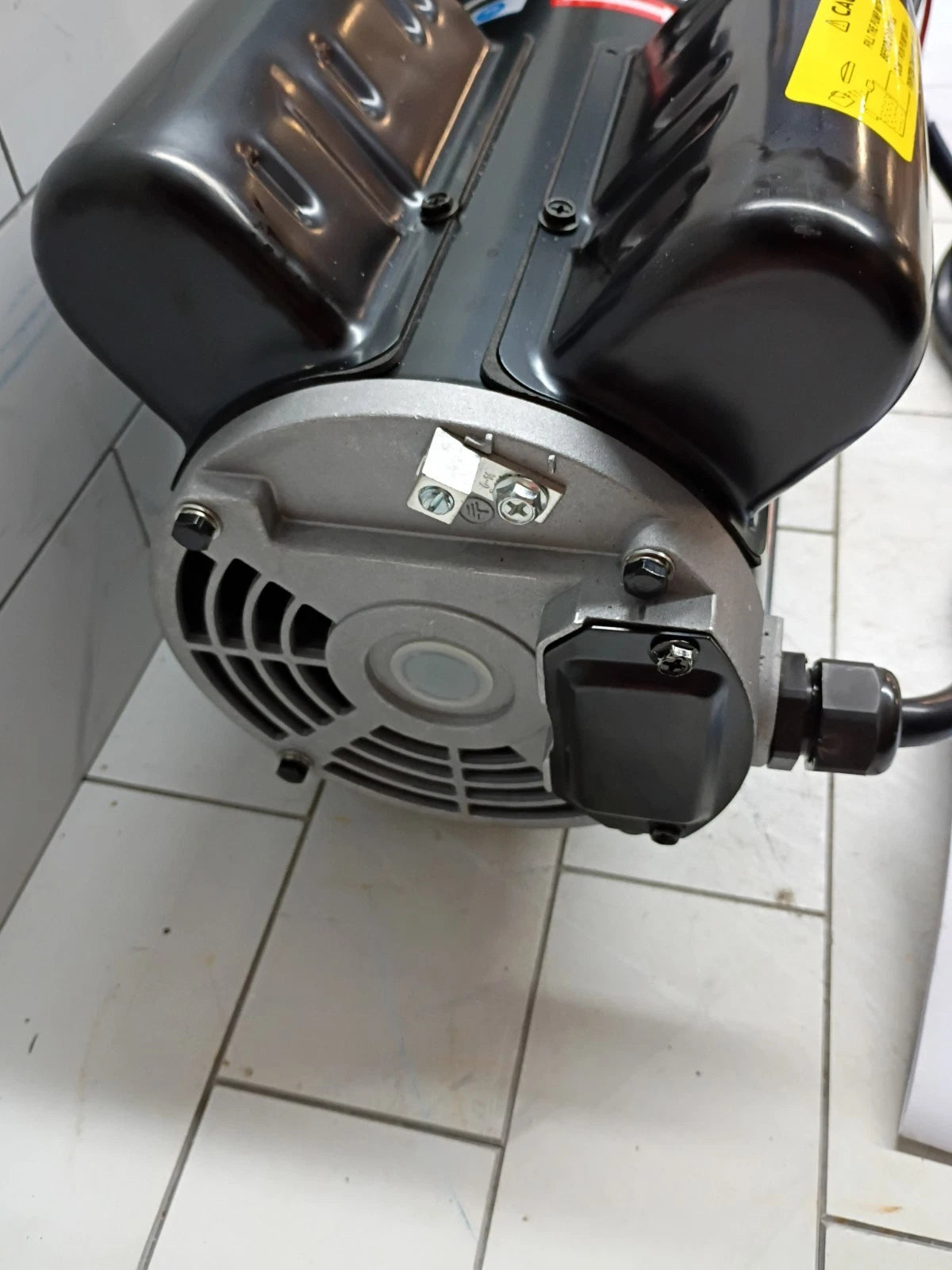 Vevor 2-Speed 1.5HP Spa Pump 110V 48-Frame 2" Port 150GPM Open Box