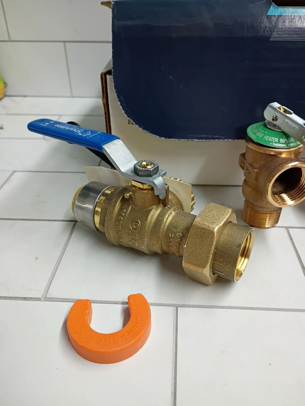 SharkBite 25374 Tankless Water Heater Valves Installation Kit 3/4" 25374 New OB