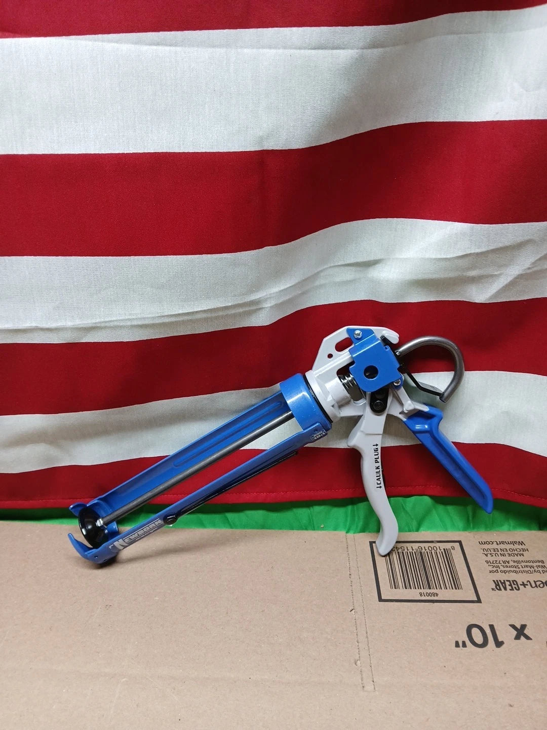 Newborn 250 Super Smooth Rod Revolving Frame Caulking Gun, 1/10-Gallon