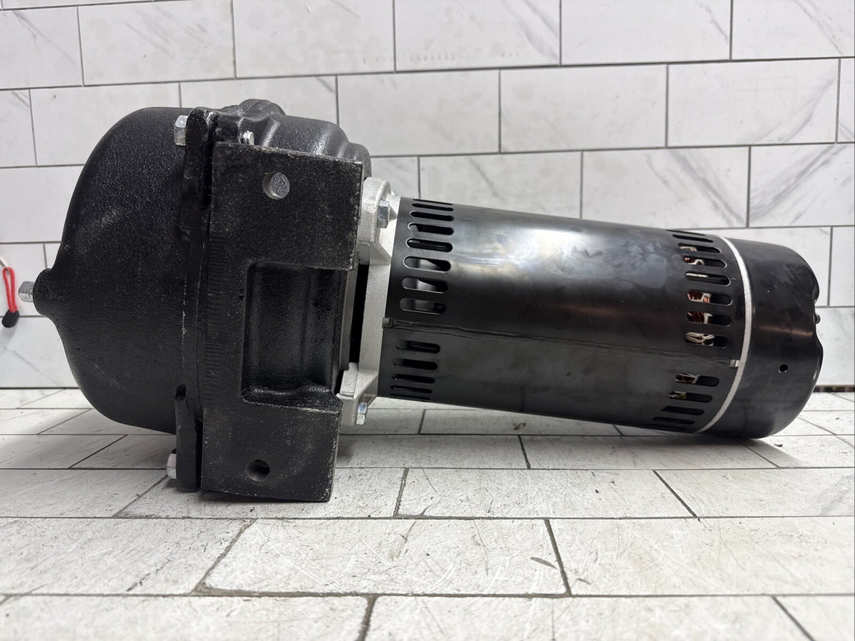 Wayne WLS150 1-1/2 HP Cast Iron Quick-Prime Lawn-irrigation Sprinkler Pump. NOB