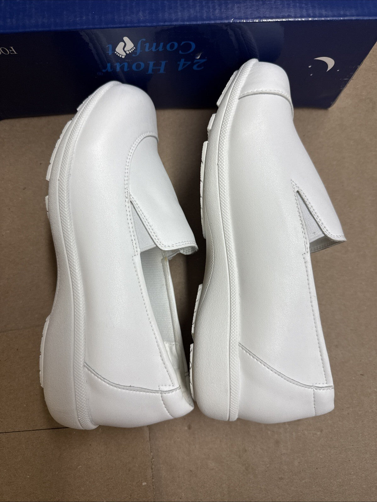 24 HOUR COMFORT Lila Women's 7 Wide Width Leather Slip-On Loafers Nurse