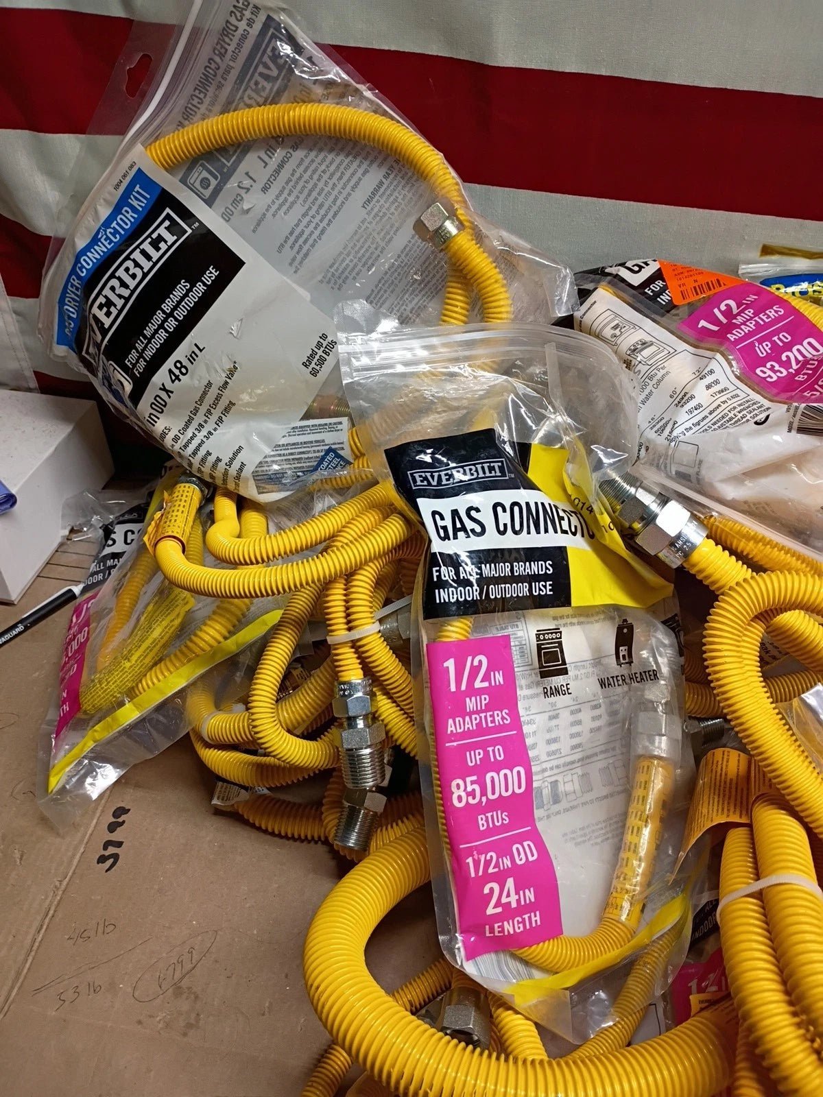 lot of 30 Variety Of Everbilt Gas Connectors 3/8, 1/2, 5/8 etc In OB