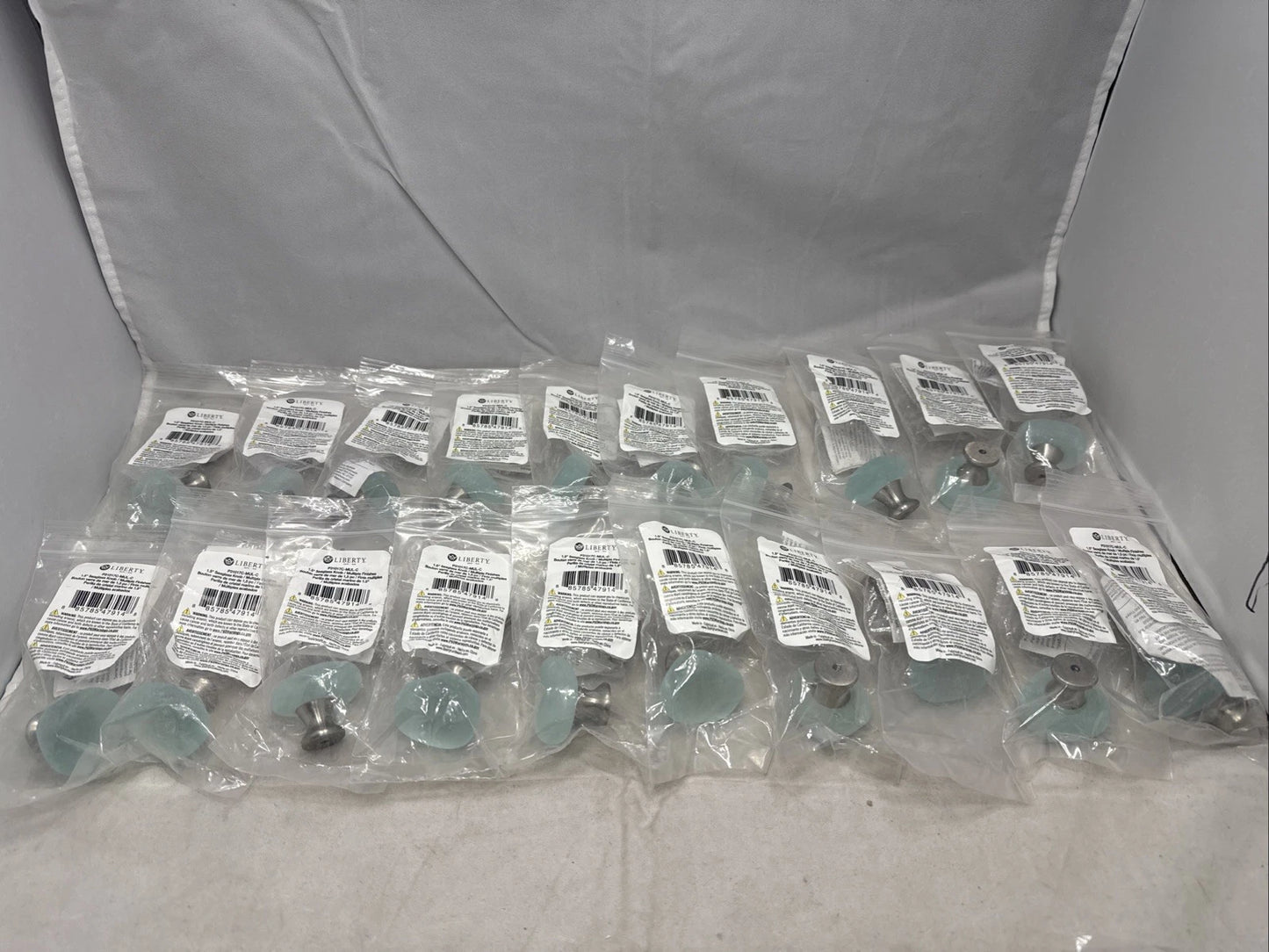 20 PACK Seaglass 1-13/16 In (47 Mm Vintage Aqua And Nickel Round Cabinet Knob.