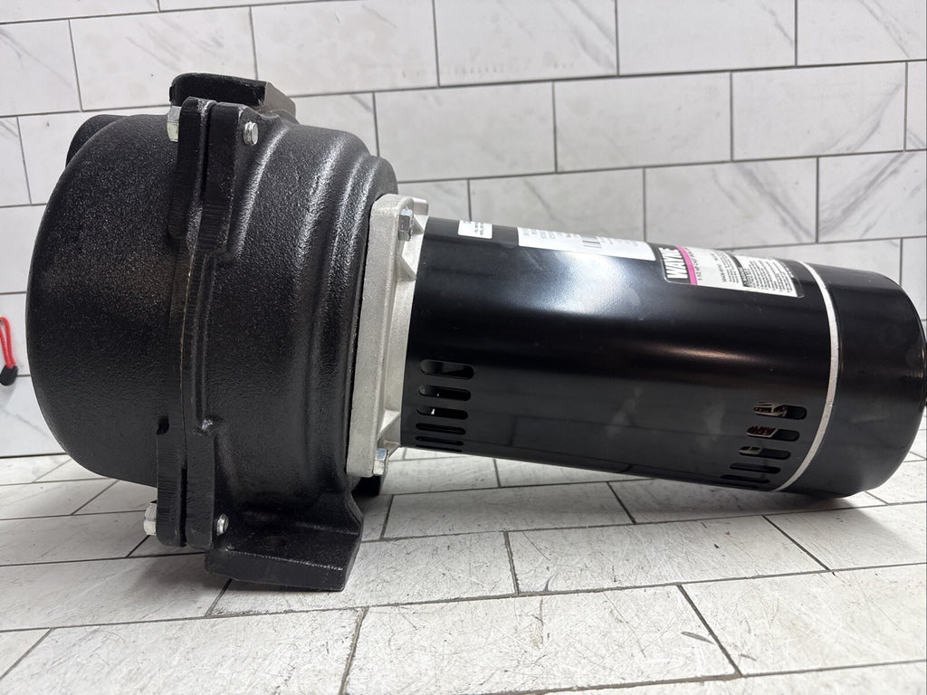 Wayne WLS150 1-1/2 HP Cast Iron Quick-Prime Lawn-irrigation Sprinkler Pump. NOB