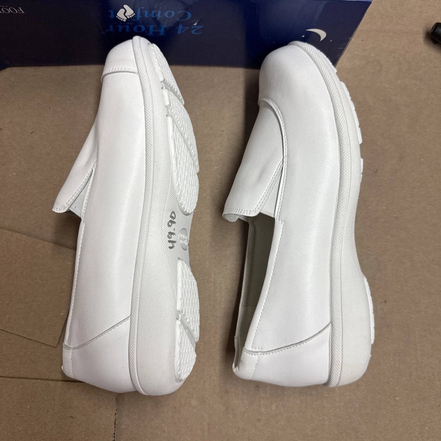 24 HOUR COMFORT Lila Women's 8.5 Wide Width Leather Slip-On Loafers Nurse