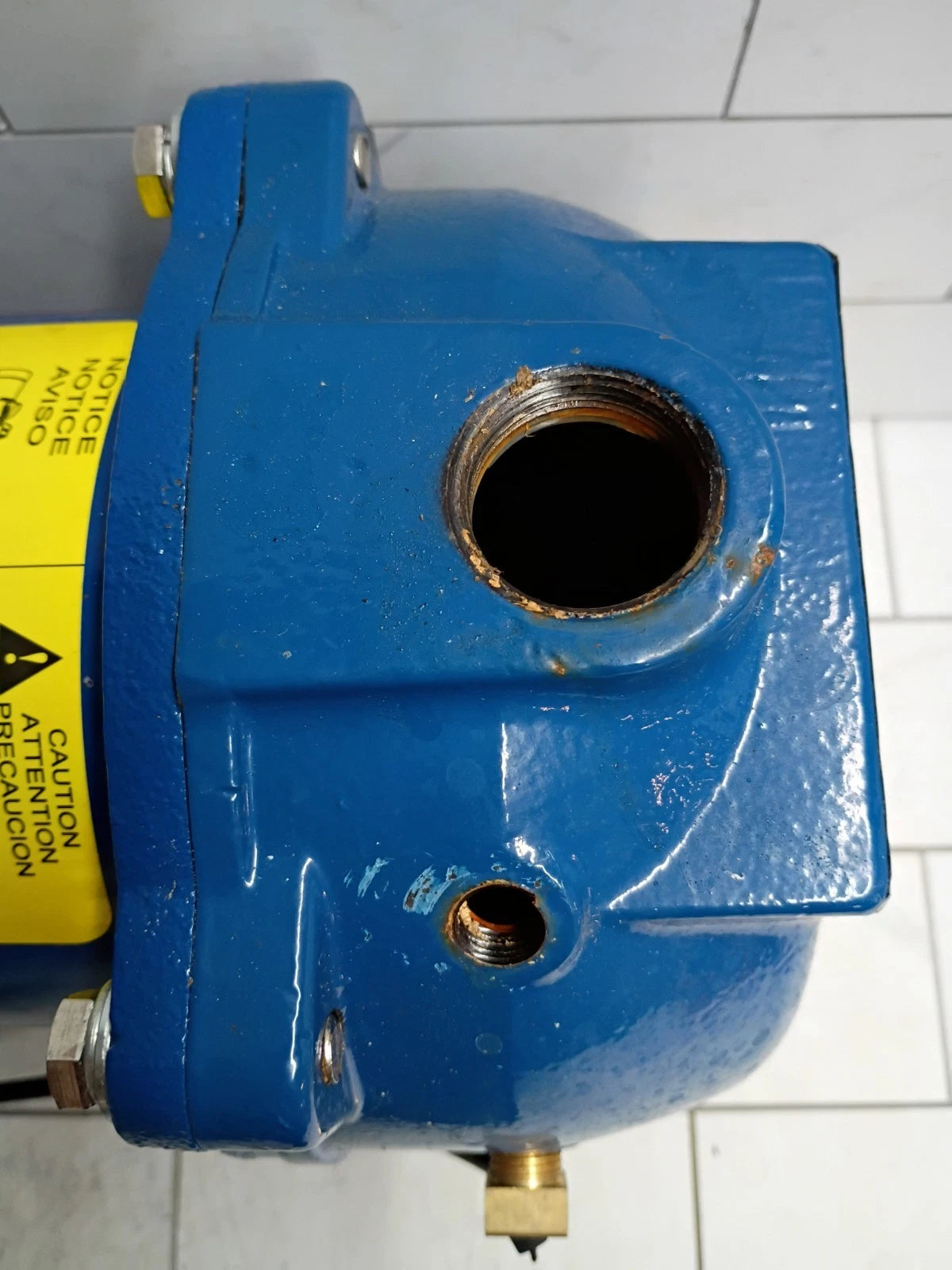 Everbilt 1 HP Professional Convertible Jet Pump. Read Description For Parts