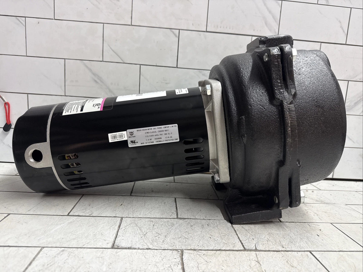 Wayne WLS150 1-1/2 HP Cast Iron Quick-Prime Lawn-irrigation Sprinkler Pump. NOB