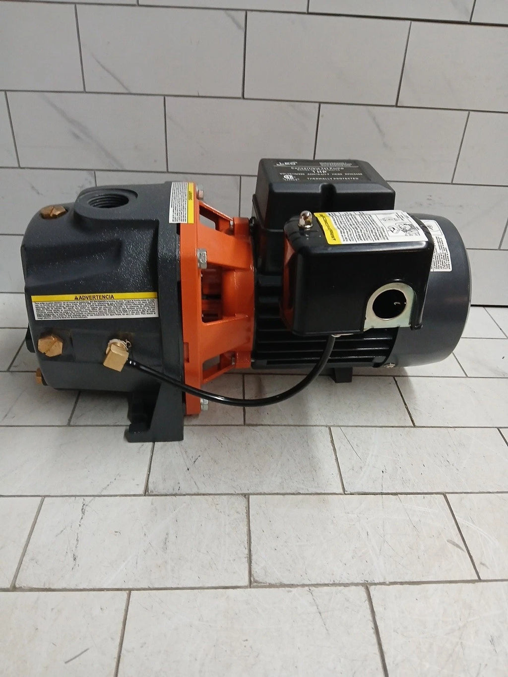 LEO UJm100-1. 1 HP Convertible Well Jet Pump New Open Box