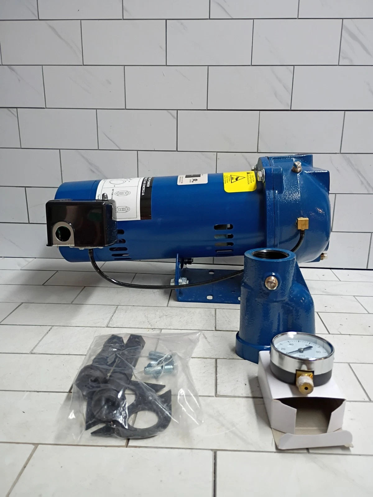 Everbilt 1 HP Professional Convertible Jet Pump. Read Description Used