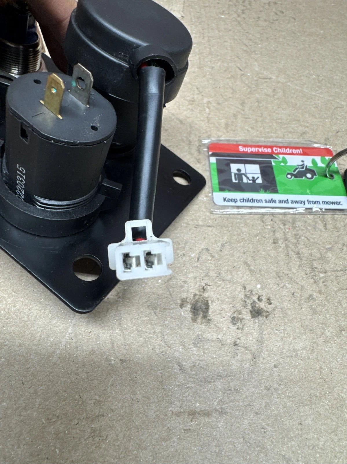 RYOBI Z30Li 80V HP 30" Key Switch, PTO, USB, Clear Bagger Chute. key included.