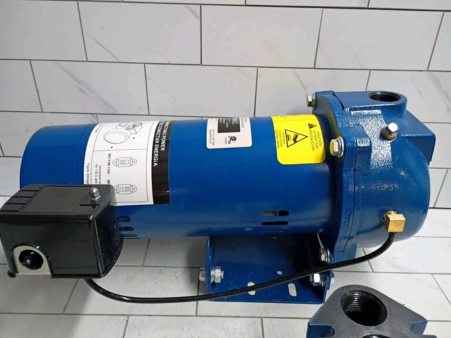 Everbilt 1 HP Professional Convertible Jet Pump. Read Description Used
