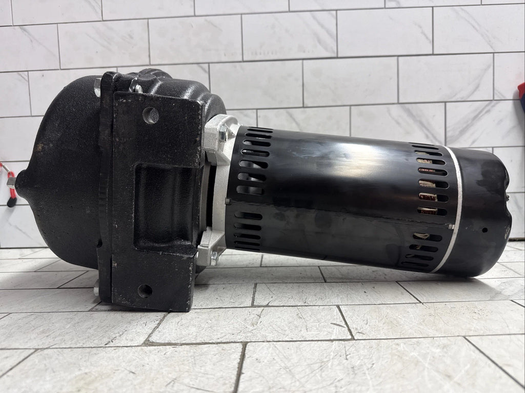 Wayne WLS150 1-1/2 HP Cast Iron Quick-Prime Lawn-irrigation Sprinkler Pump. NOB