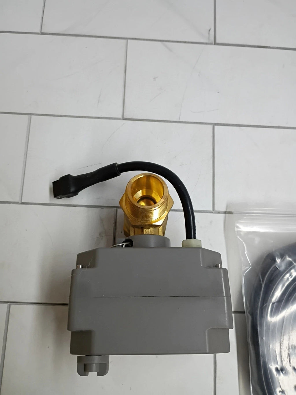 Leak Guard Water Heater Leak Detector Automatic Shut-Off Valve Rheem AP19457