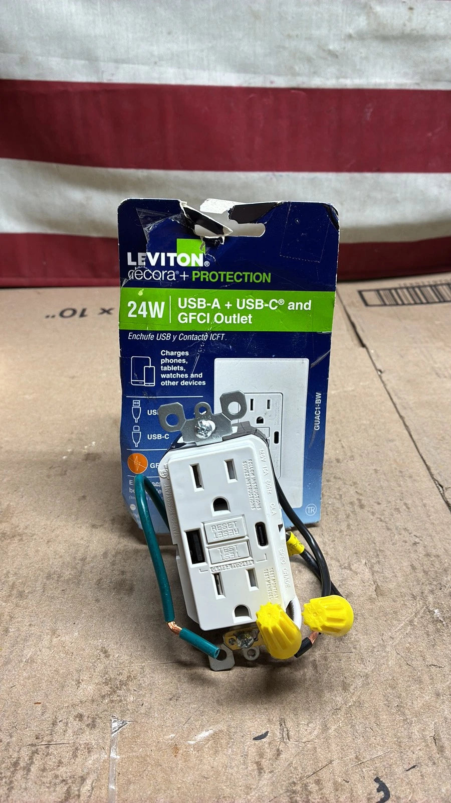 Leviton GUAC1-BW 24W USB (Type A/Type C) & GFCI Electrical Outlet NEW open box
