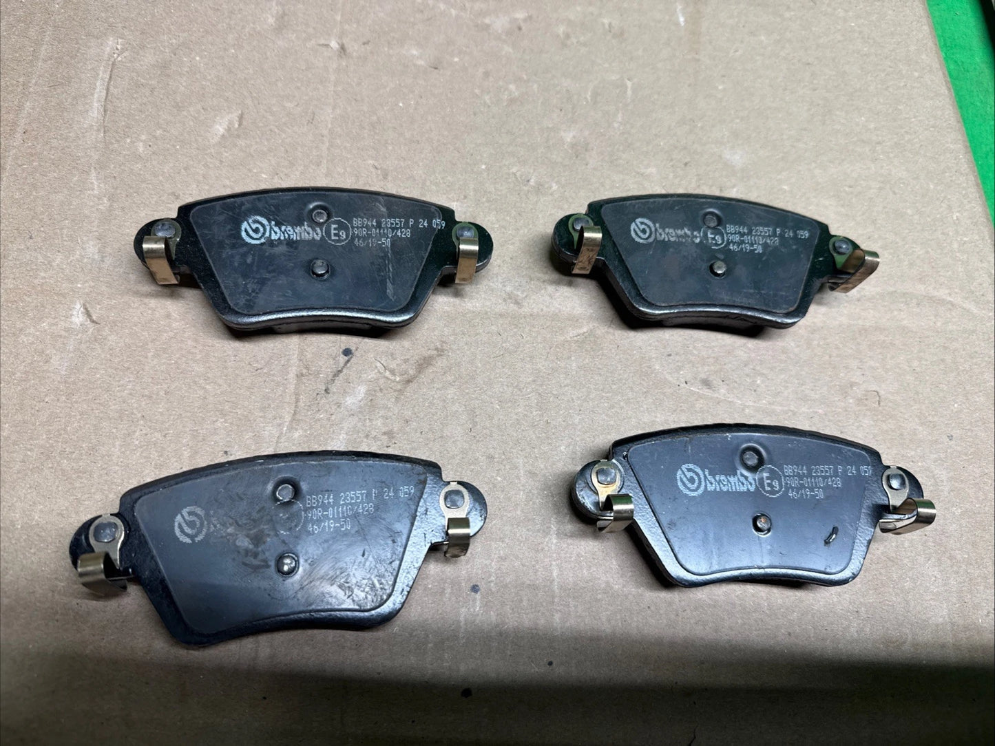 Brembo Front Low Metallic Brake Pads Fits 2002-2005 Jaguar X-Type 4 Pc P24059