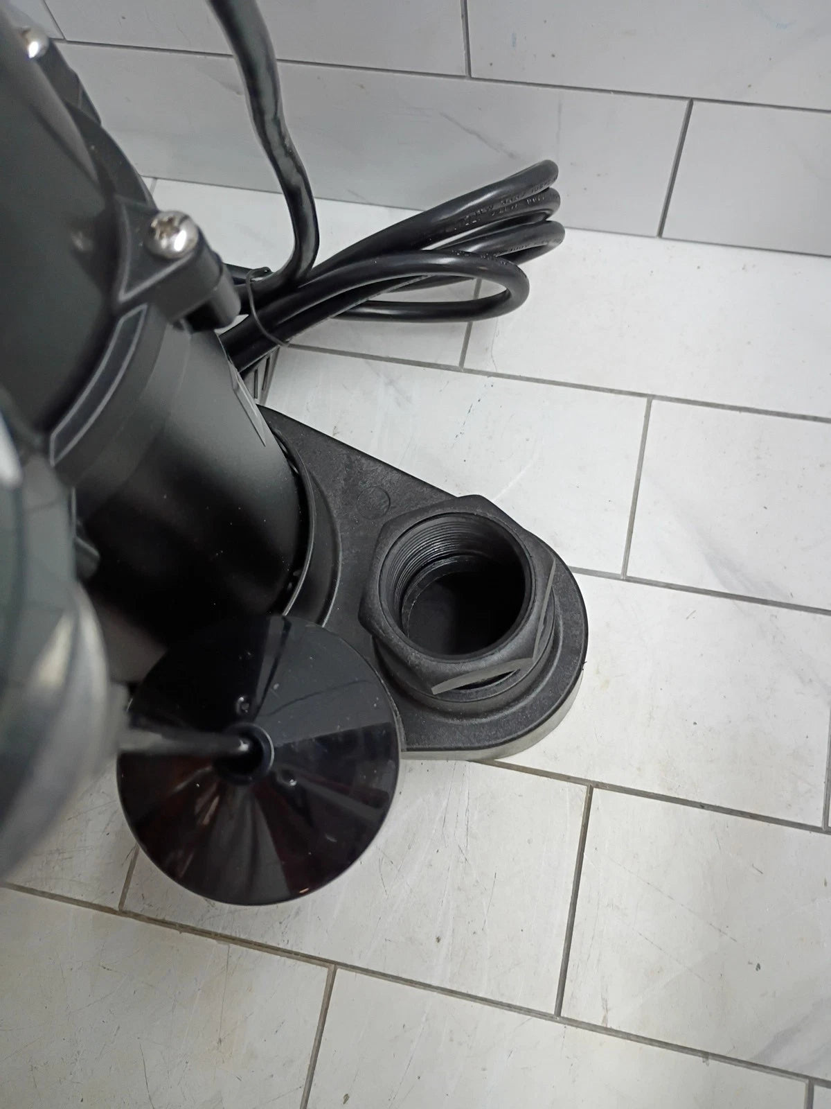 Everbilt HDSP25V 1/4 HP Aluminum Submersible Sump Pump Vertical Switch Open Box