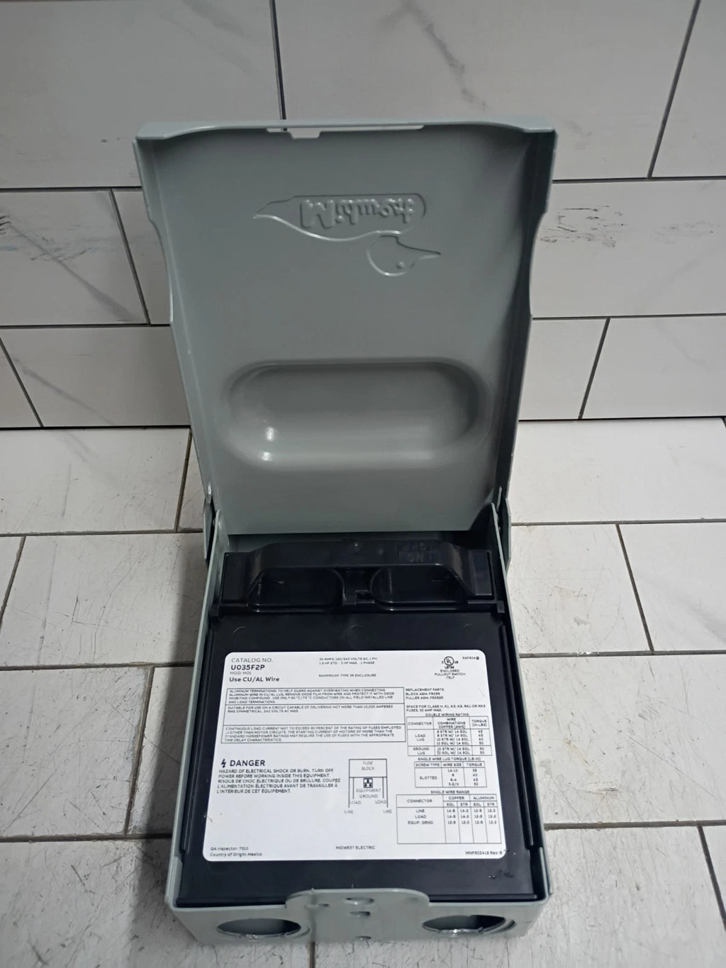 Midwest U035F2P Electric Products 30-Amp 120/240V Fused AC Disconnect OB READ