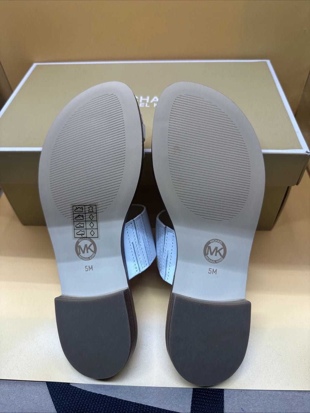 Michael Kors Optic White Sandals White Womens Size: 5M