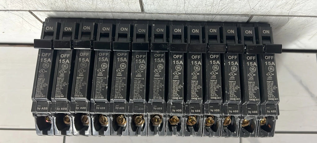 13PK ABB THQP115 15A 120V 1 POLE TYPE TQP CIRCUIT BREAKER