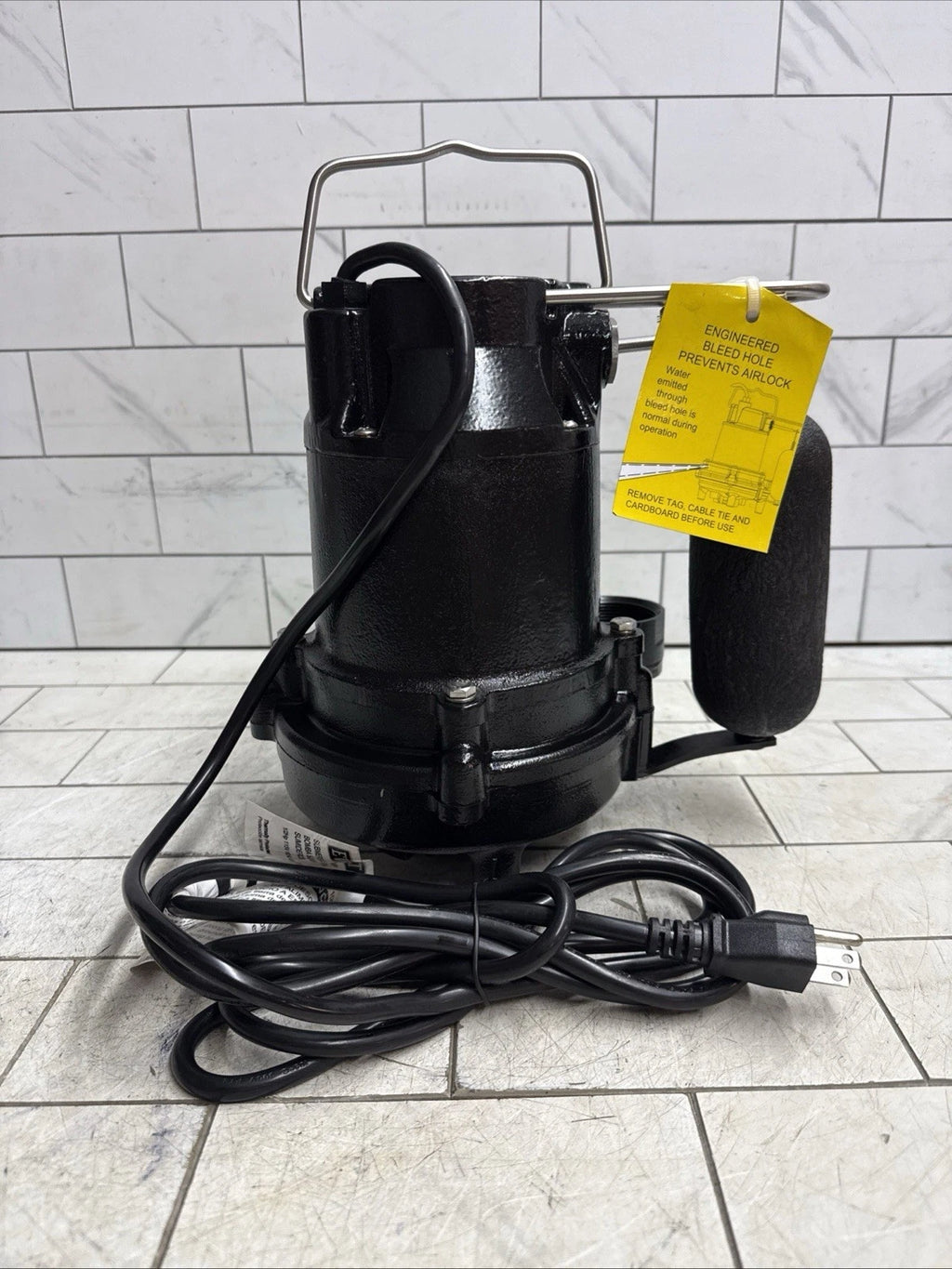 Everbilt HDS50 1/2 HP Cast Iron Pro Grade Submersible Sump Pump OPEN BOX.