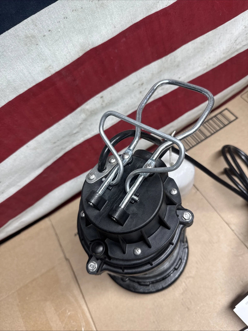 Wayne 1/2 HP Cast Iron Submersible Sump Pump with Vertical Float Switch