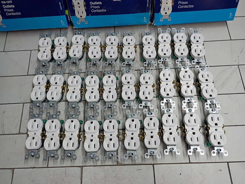 30 PK Leviton 5320-WMP Duplex Outlet 15A 125V Grounding Receptacle White