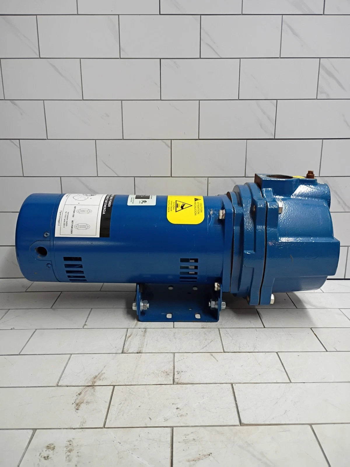 Everbilt 2HP Professional Irrigation Pump Iron 115/230 Dual Voltage FOR PARTS