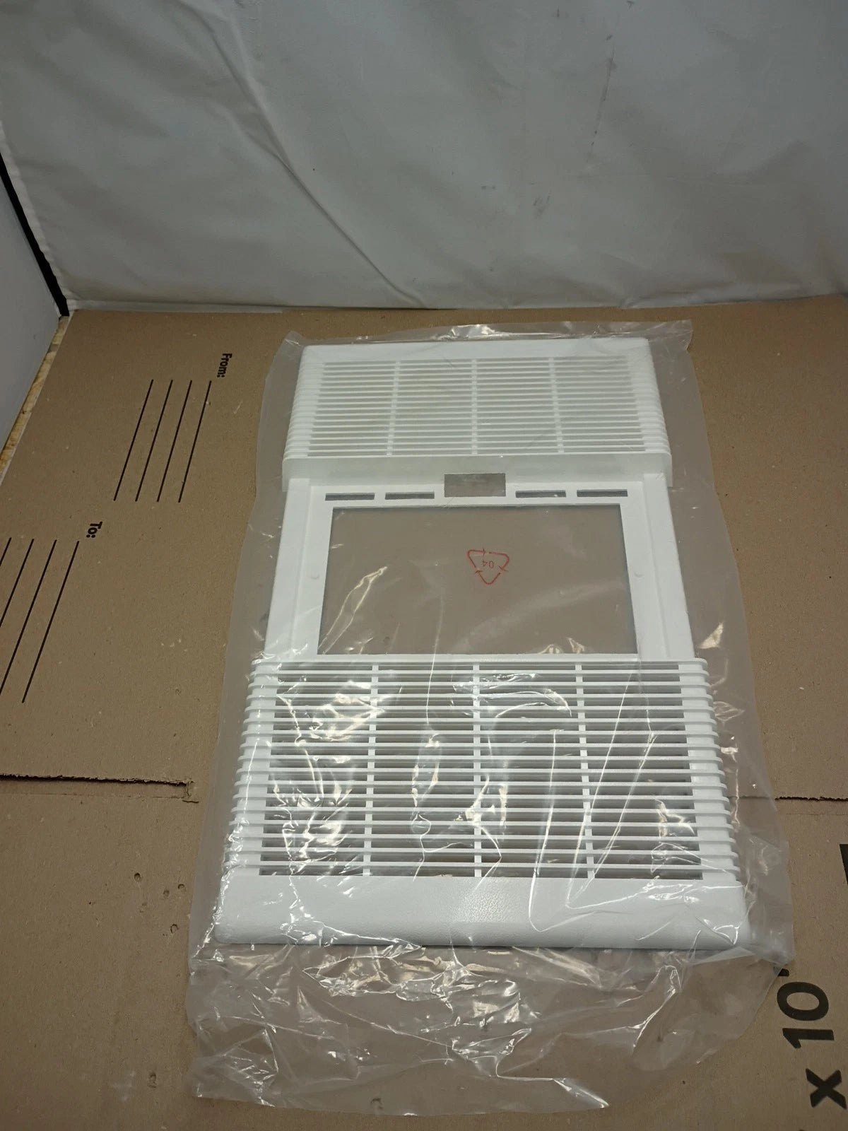 BROAN 765H80L 80 CFM Ceiling Bathroom Exhaust Fan w/ Light and 1300-Watt Heater