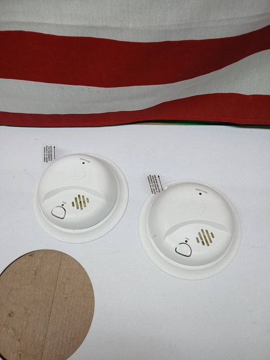2PK First Alert SMI100-AC Smoke Detector & Alarm, AC Powered Battery Backup