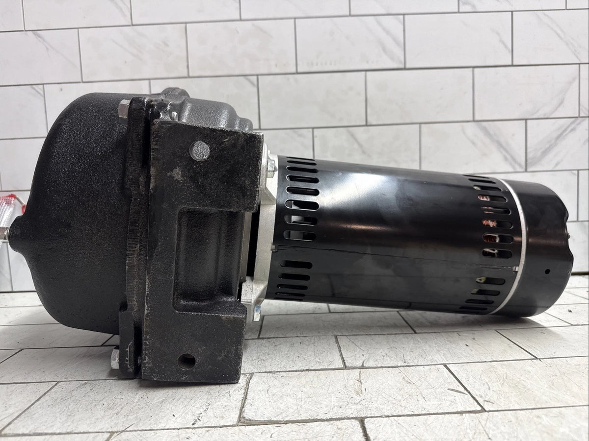 Wayne WLS150 1-1/2 HP Cast Iron Quick-Prime Lawn-irrigation Sprinkler Pump. NOB