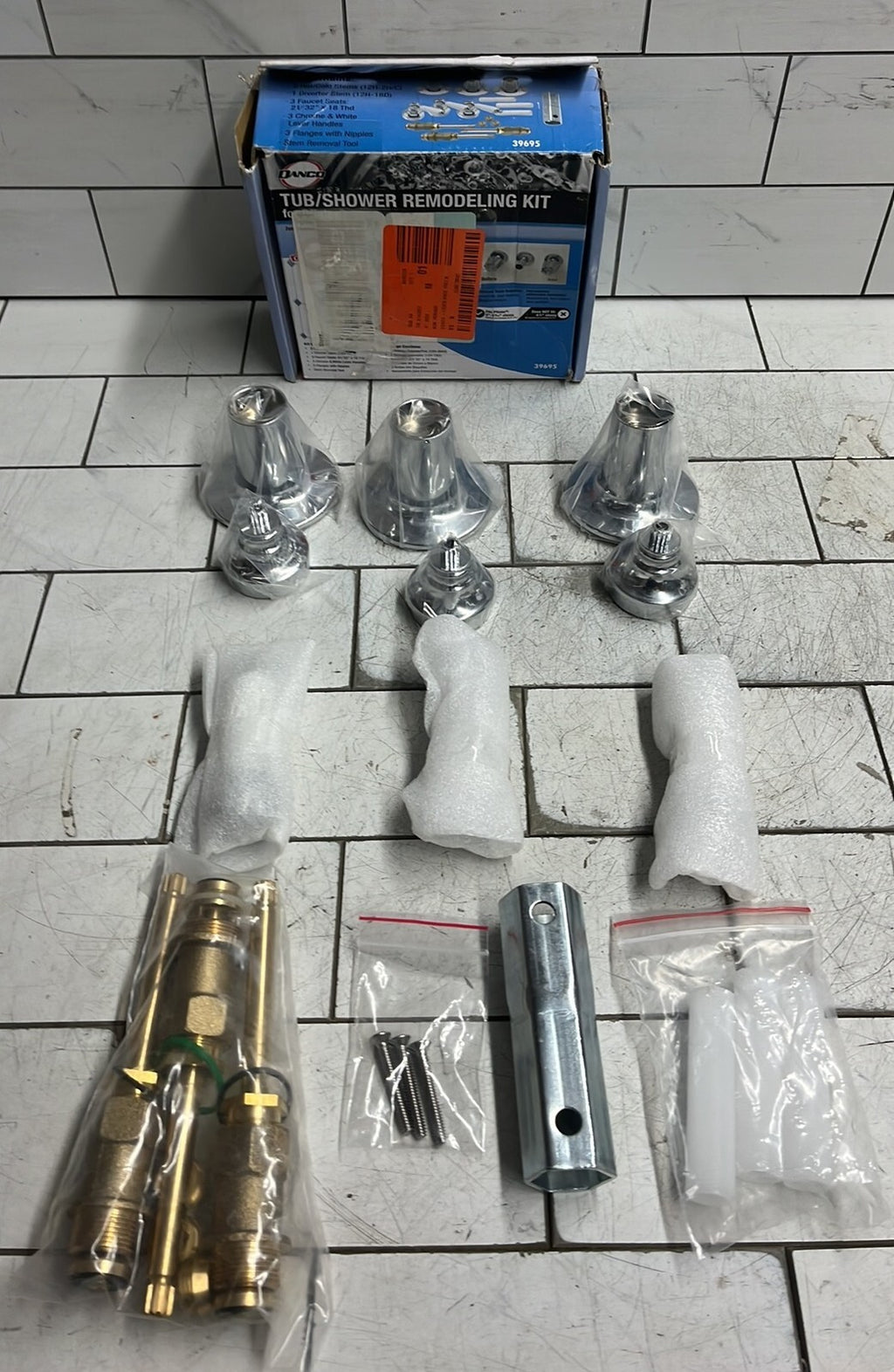 Danco 39695 Tub/Shower Remodeling Kit for Pfister -OB Complete Set.