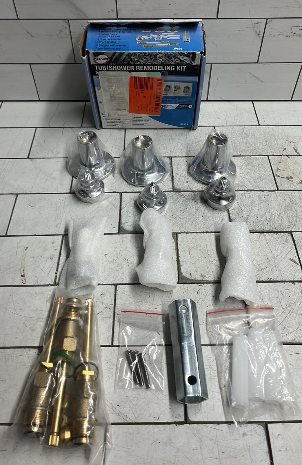 Danco 39695 Tub/Shower Remodeling Kit for Pfister -OB Complete Set.