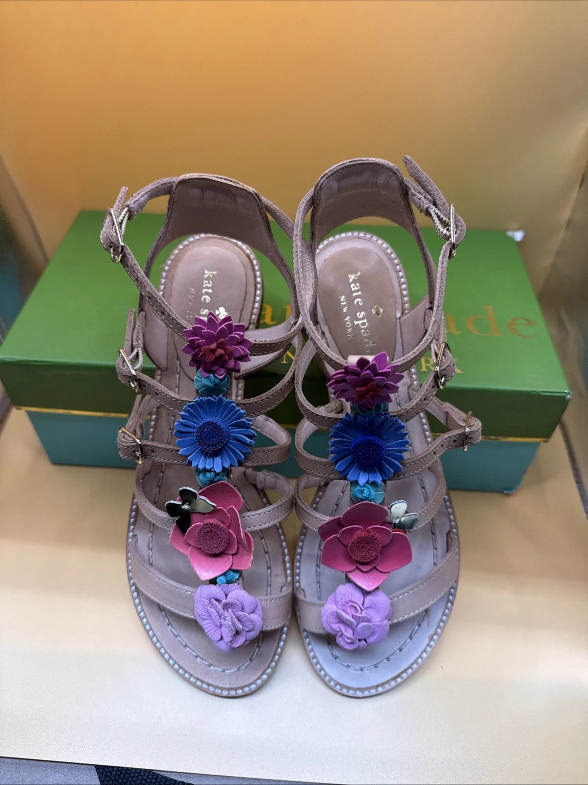 Kate Spade New York Sz 6.5M Women's Sadia Leather Floral Appliqué Sandals New
