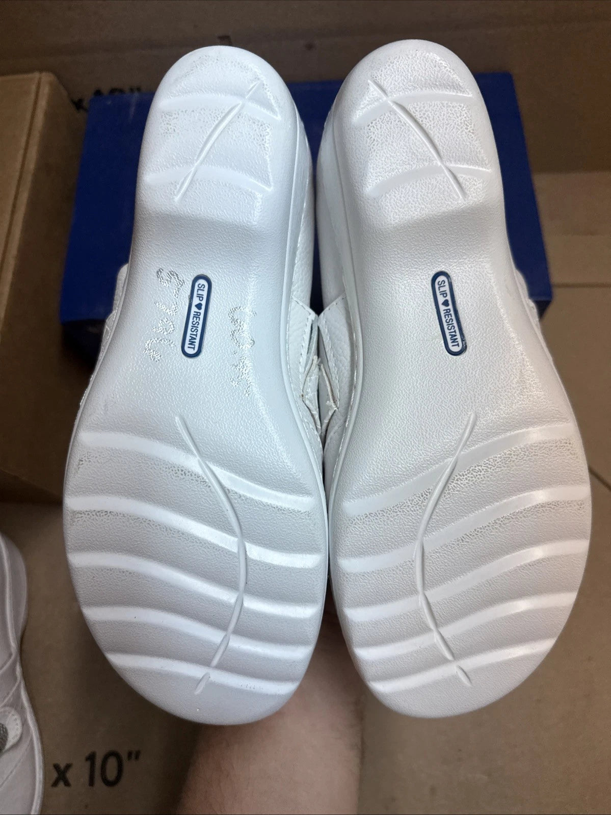 Women’s Nurse Mates Kris pillowTop lightweight Clog 8.5W White Leather