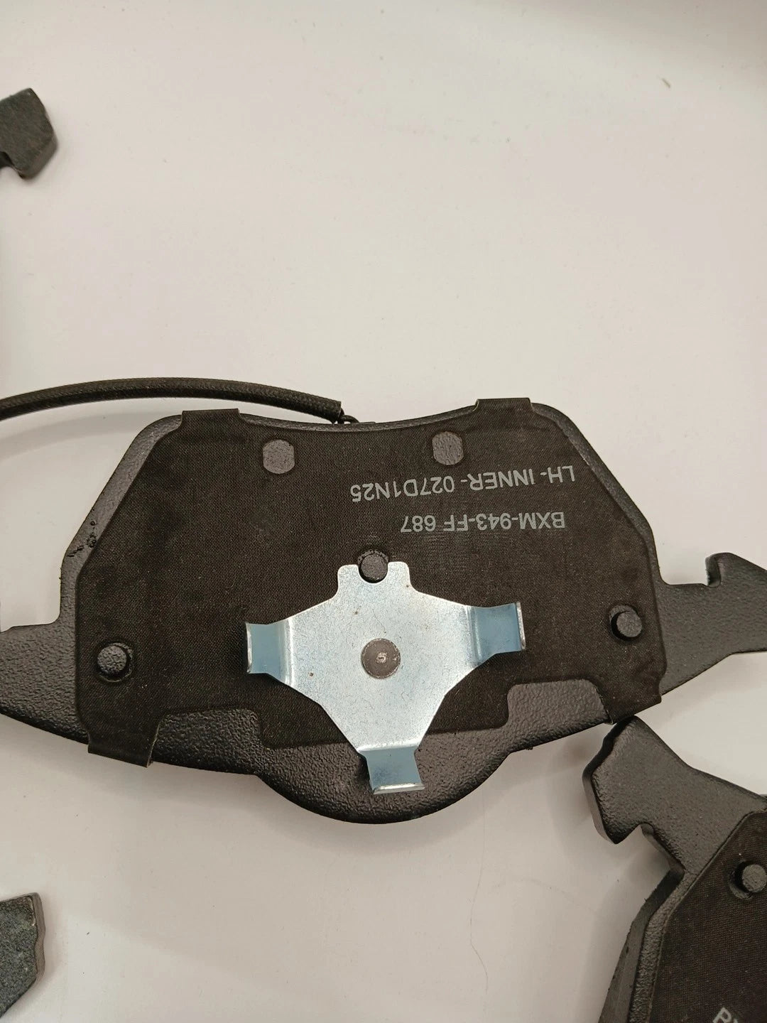 Bendix SBM687 Premium Disc Brake Pad For 10-11 Beetle Beetle Cabrio Model OB
