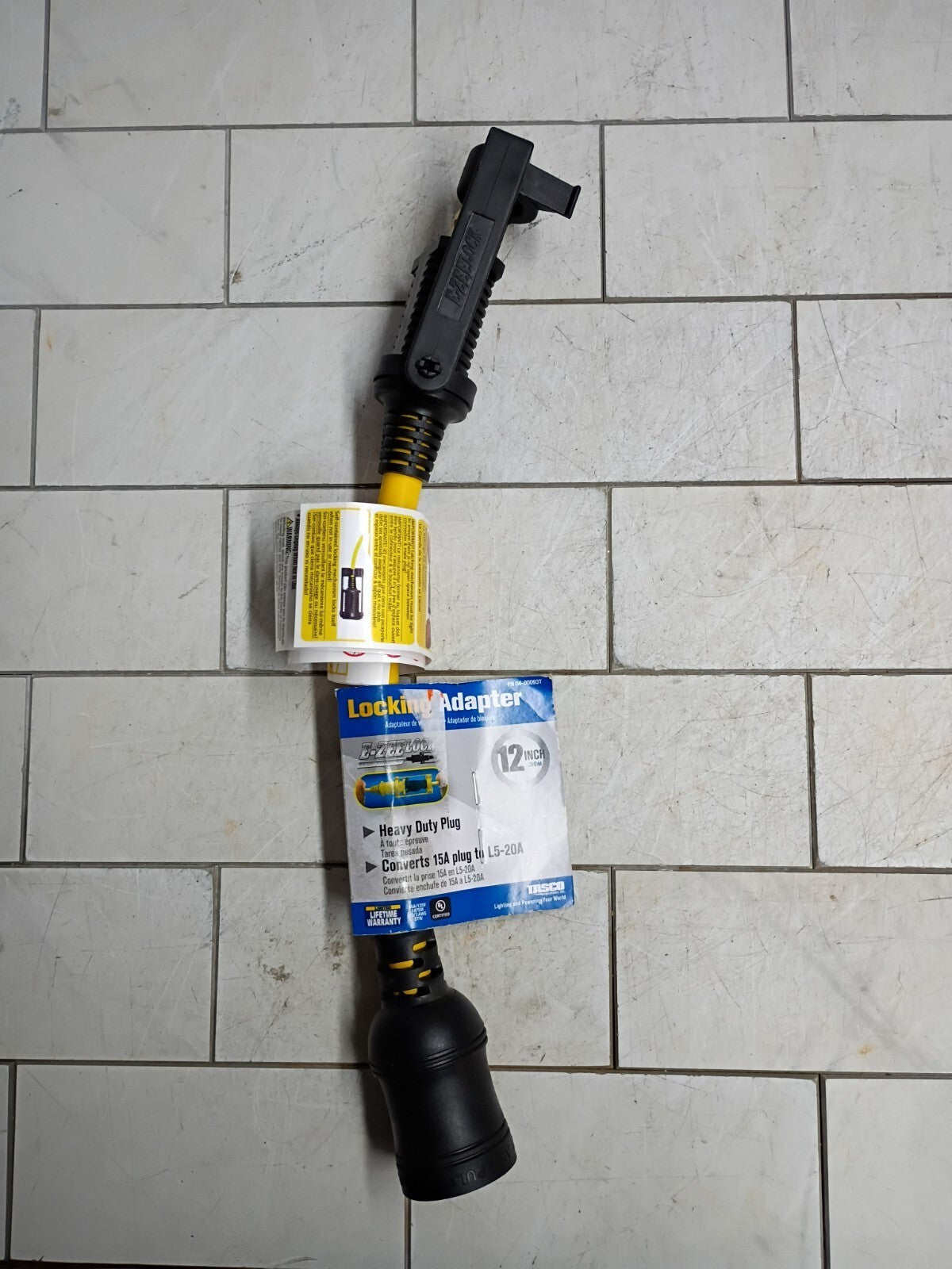 Tasco 04-00093T 1 Foot - 12 Guage Locking Adapter Lock 15A Plugto 20A Open Box