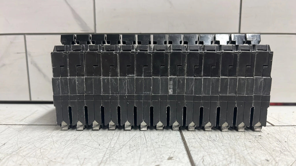 13PK ABB THQP115 15A 120V 1 POLE TYPE TQP CIRCUIT BREAKER