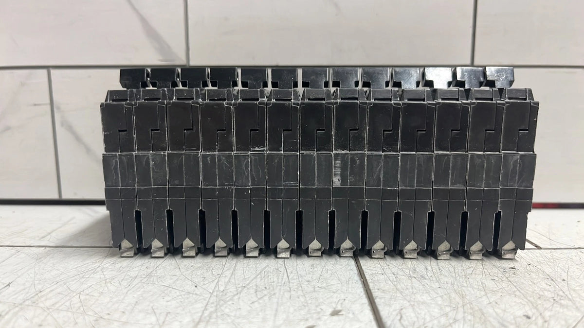 13PK ABB THQP115 15A 120V 1 POLE TYPE TQP CIRCUIT BREAKER