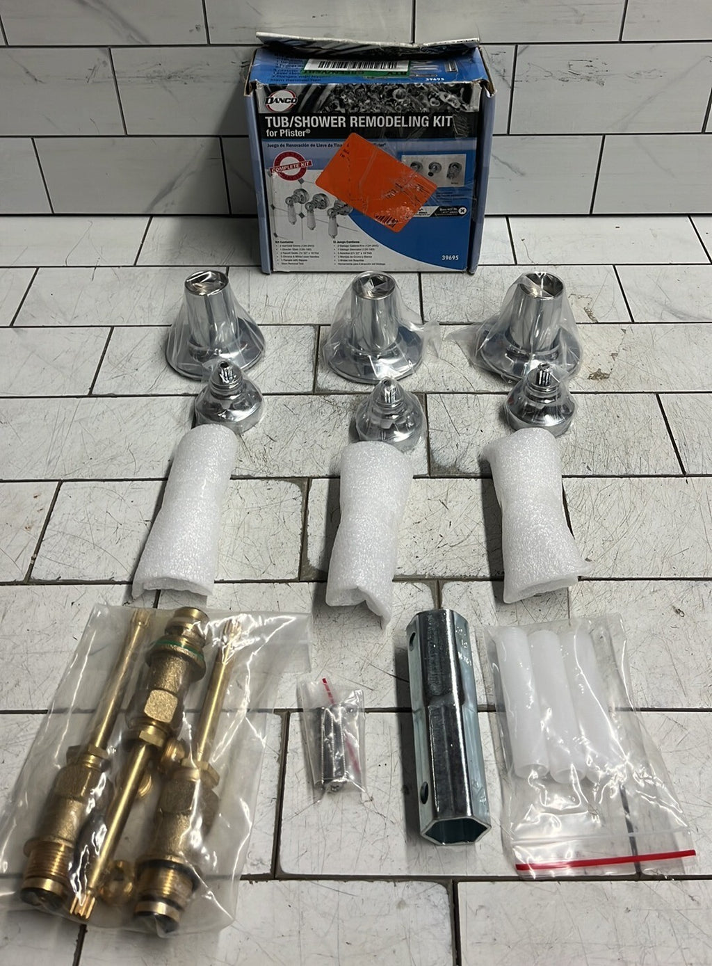 Danco 39695 Tub/Shower Remodeling Kit for Pfister -OB Complete Set.