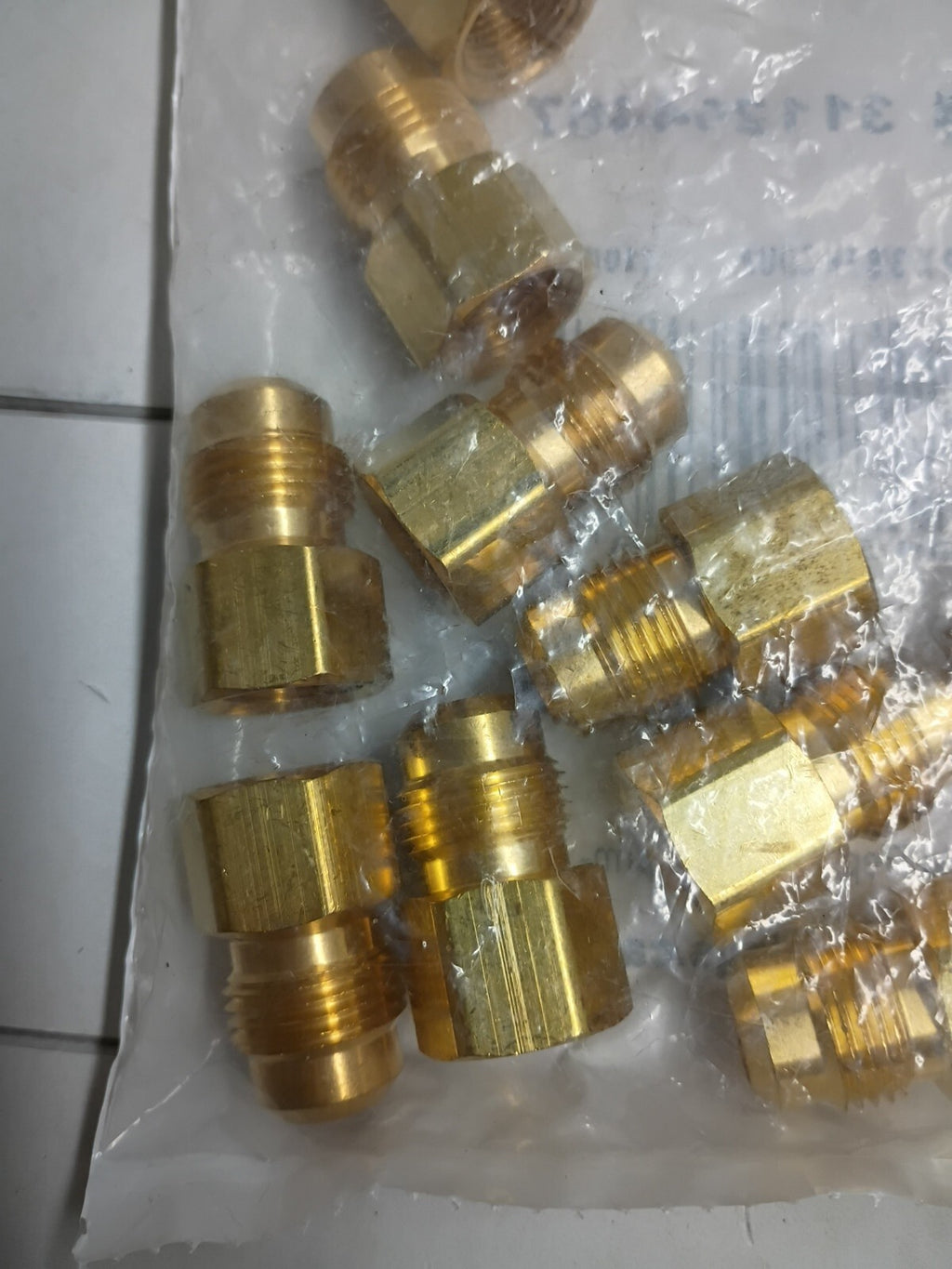 10 Count Anderson Metals 311294467 1/2" Flare x 3/8" FIP Brass Coupling New
