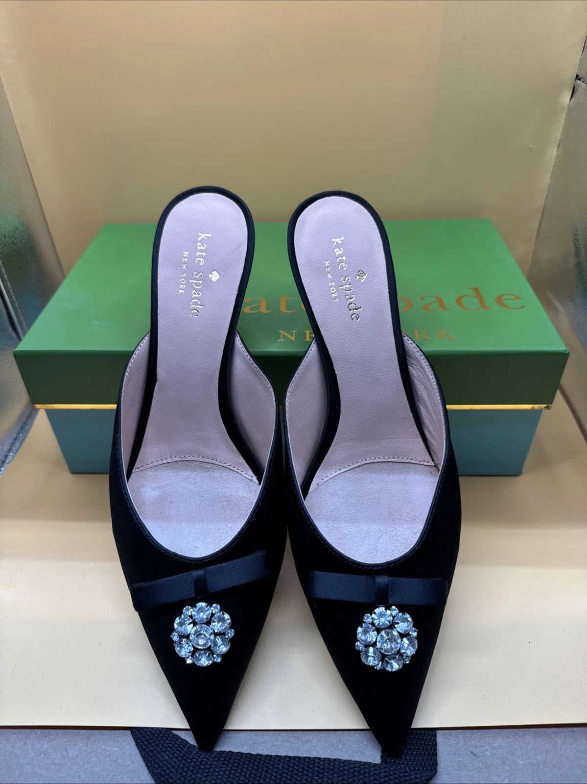 SP5b KATE SPADE Black low heel pumps size 8M w/ box Rhinestone Darlene